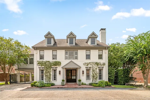 $2,775,000 | 5527 Briar Drive, Houston, TX 77056