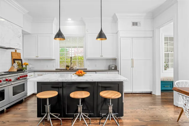 $2,775,000 | 5527 Briar Drive, Houston, TX 77056