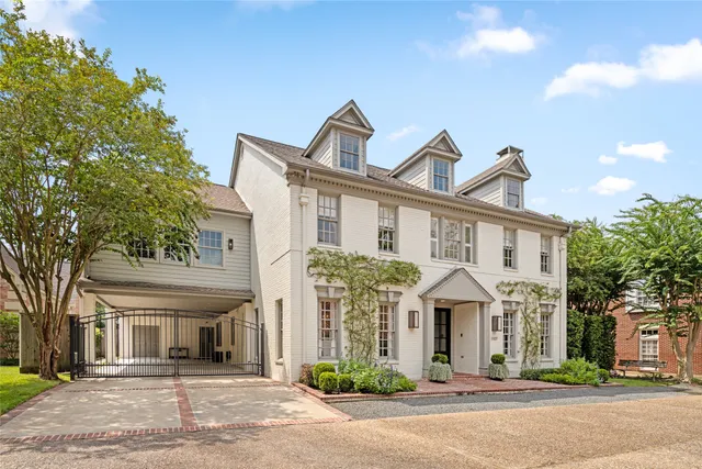 $2,775,000 | 5527 Briar Drive, Houston, TX 77056