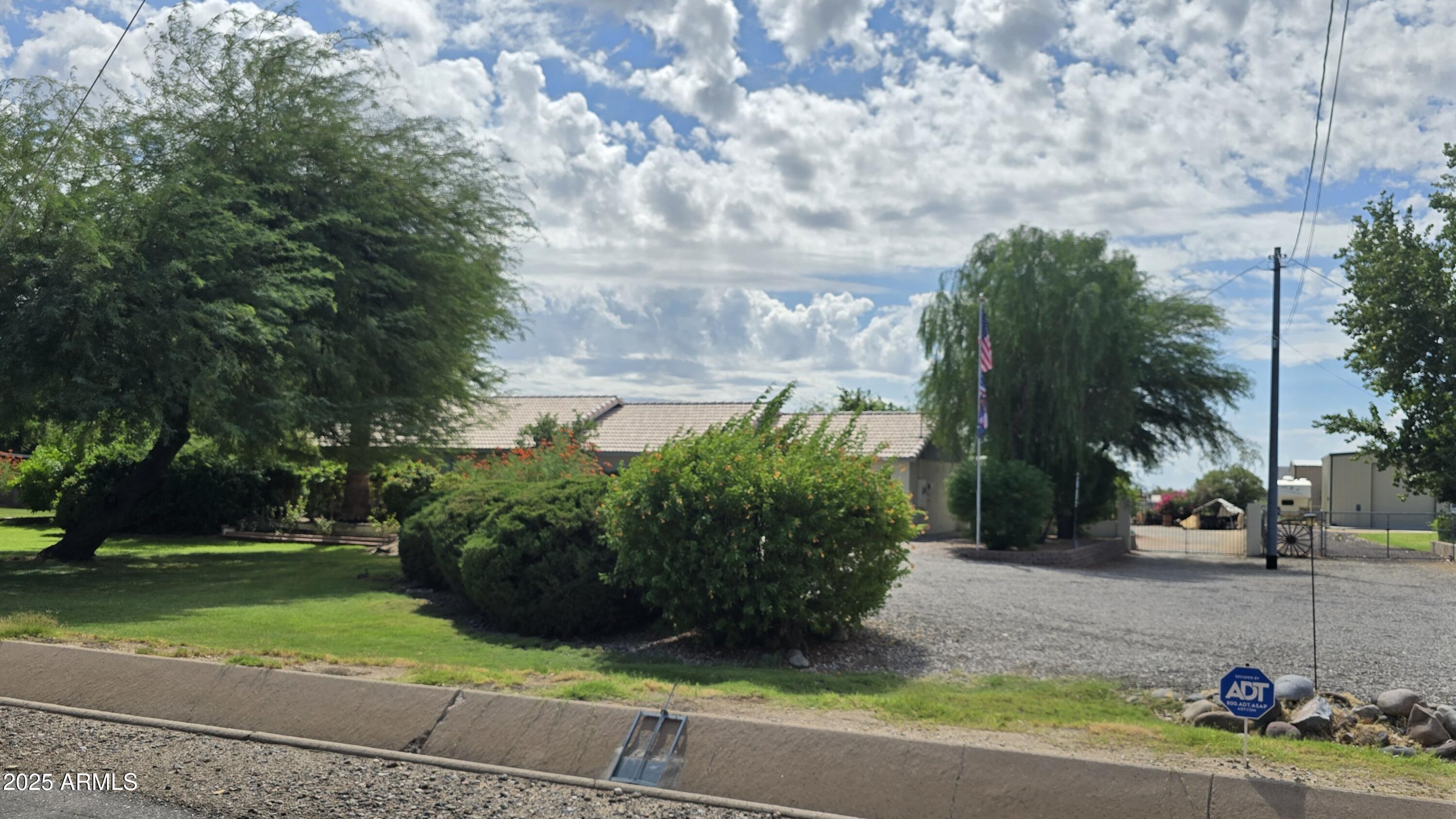 17633 West Ocotillo Road Waddell, AZ 85355 - Photo 26 of 64 120250919_112230