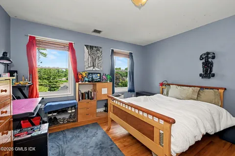 $1,895,000 | 39 Glenville Street, Greenwich, CT 06831