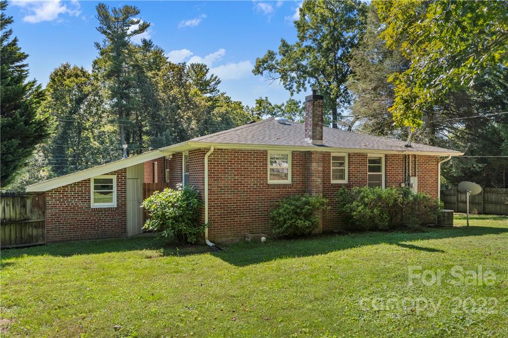 913 West Blue Ridge Road East Flat Rock, NC 28726 - Photo 18 of 22 Gallery Image 18