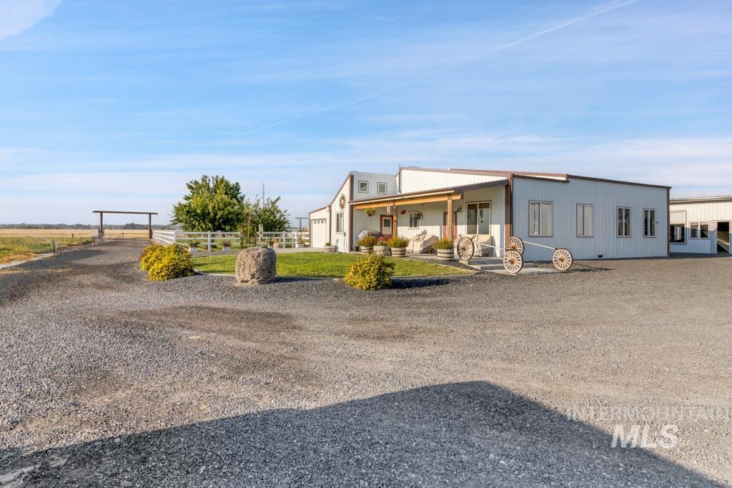 2530 4000 North Filer, ID 83328 - Photo 7 of 48 View of front of house featuring covered porch