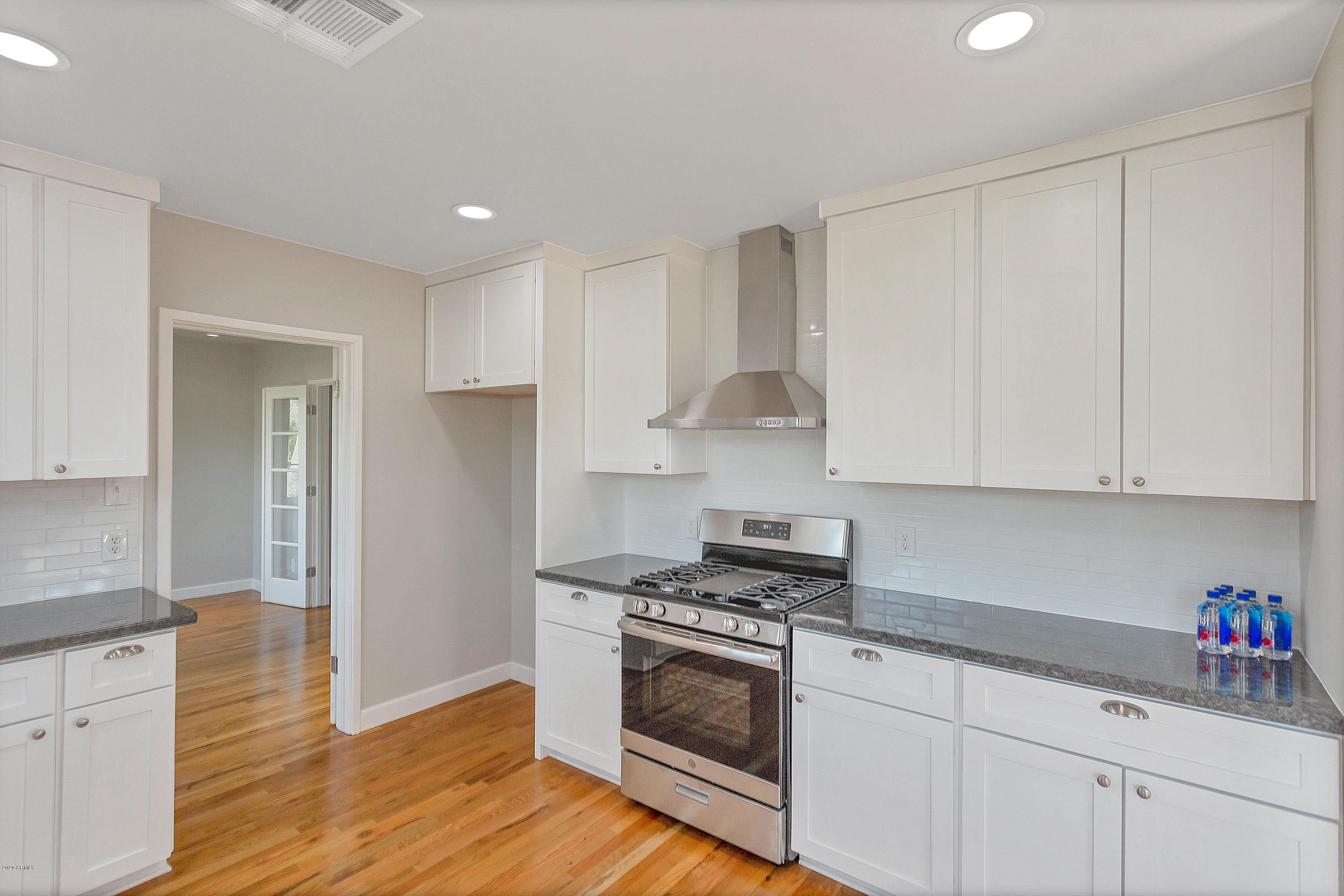 301 East Alvarado Road Phoenix, AZ 85004 - Photo 16 of 24 Kitchen 5