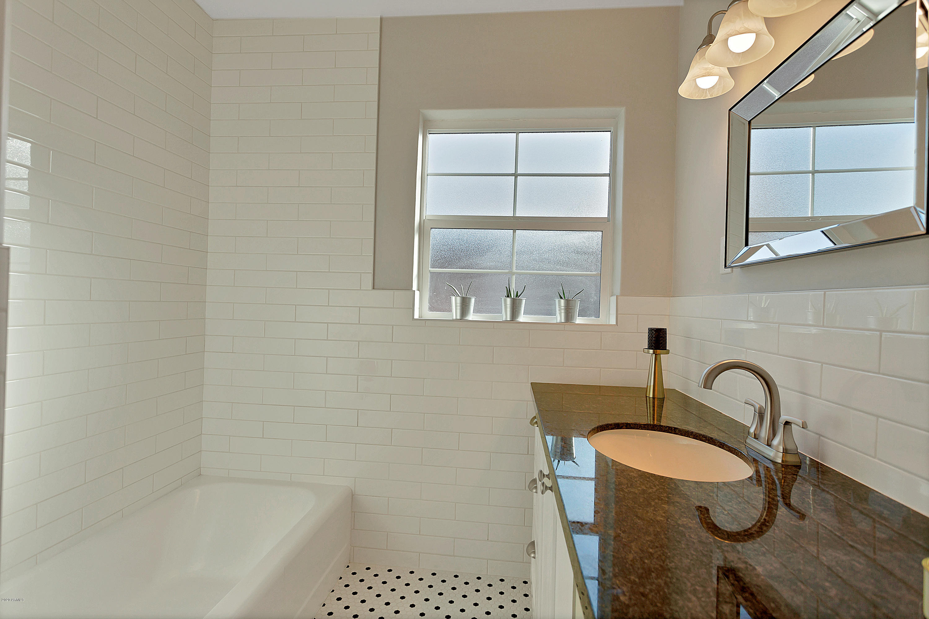 301 East Alvarado Road Phoenix, AZ 85004 - Photo 20 of 24 Bath 2