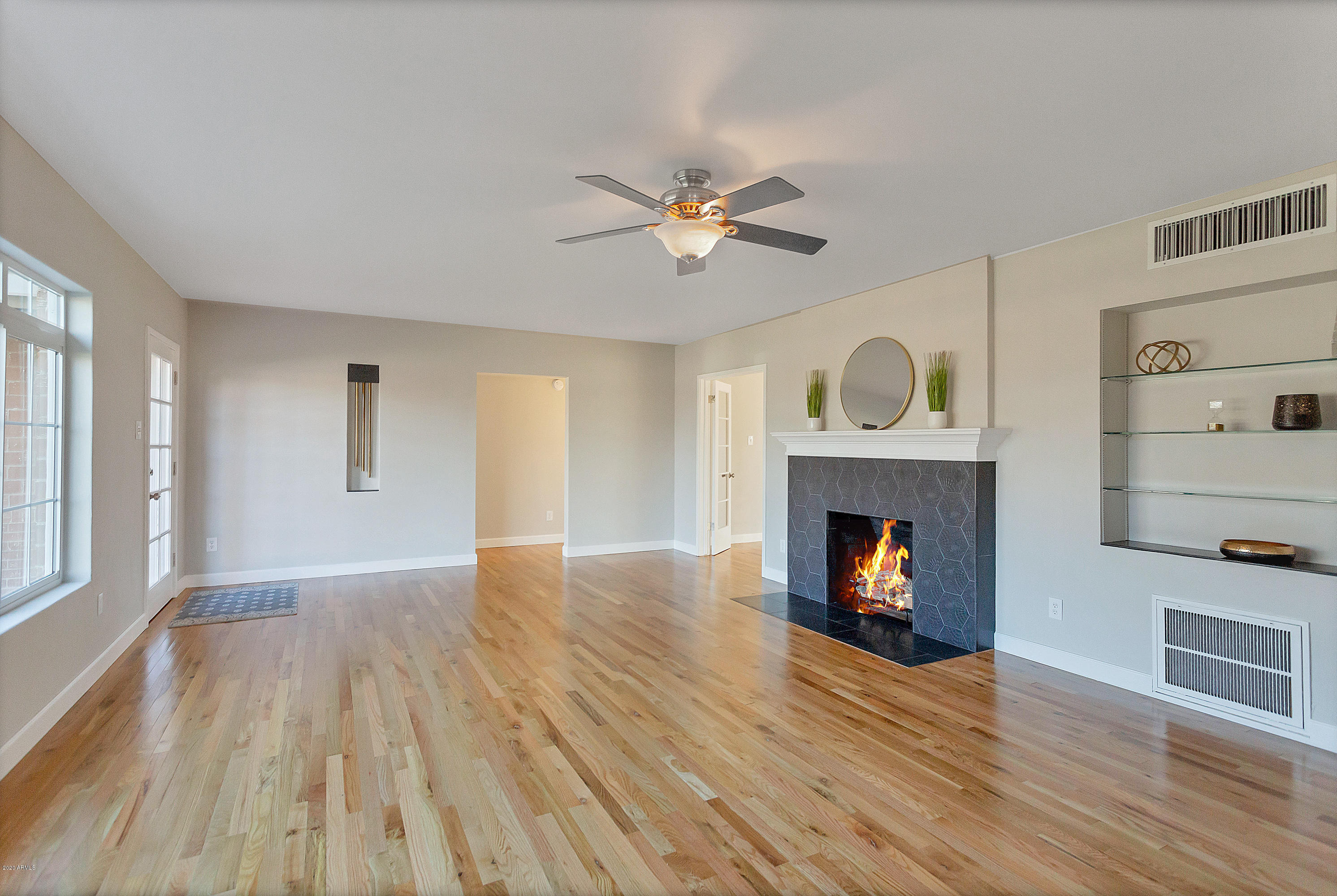 301 East Alvarado Road Phoenix, AZ 85004 - Photo 10 of 24 Living 4
