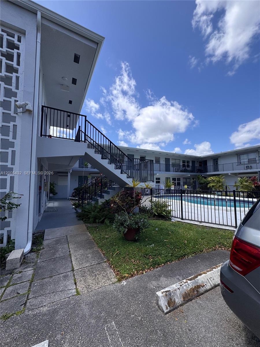 3510 Harrison Street, Unit 12 Hollywood, FL 33021 - Photo 3 of 34