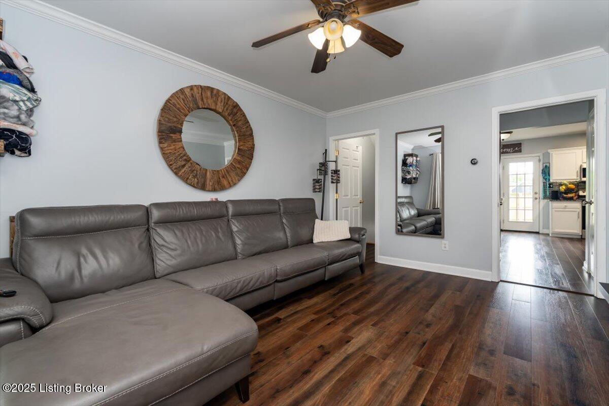 8805 Riley Avenue Louisville, KY 40242 - Photo 6 of 28 8805 Riley Ave