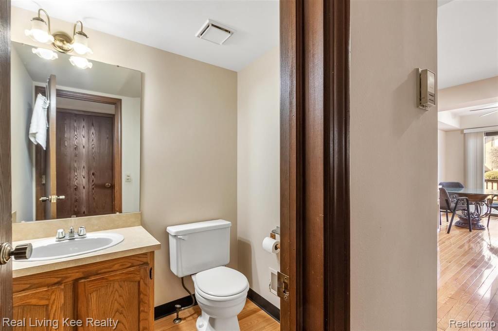 144 Meadow Ln Circle Rochester Hills, MI 48307 - Photo 18 of 36