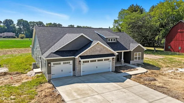 $499,900 | 964 East 400 South, Bringhurst, IN 46913