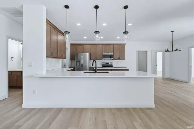 $499,900 | 964 East 400 South, Bringhurst, IN 46913