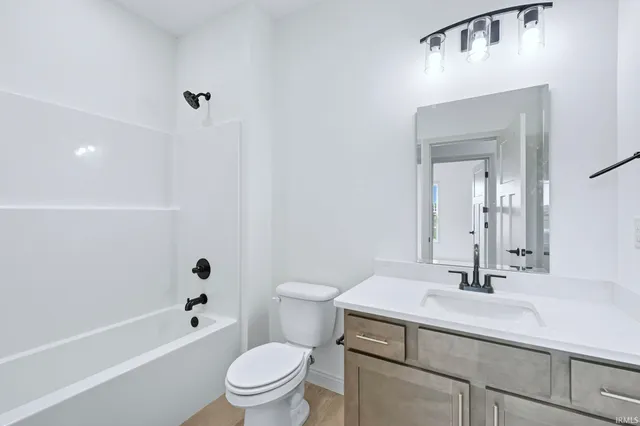 $499,900 | 964 East 400 South, Bringhurst, IN 46913