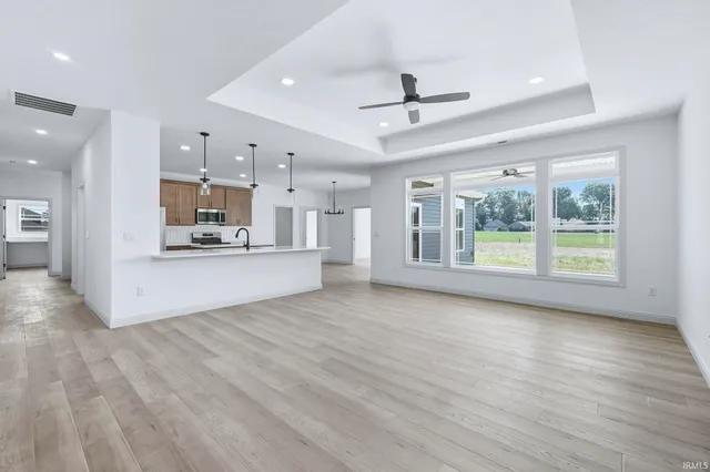 $499,900 | 964 East 400 South, Bringhurst, IN 46913