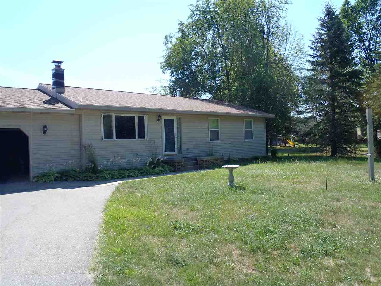 11785 Summit City Road Kingsley, MI 49649 - Photo 2 of 10 1804546-1.JPG