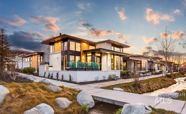 $948,000 | 2142 East Granite Cove Lane, Eagle, ID 83616