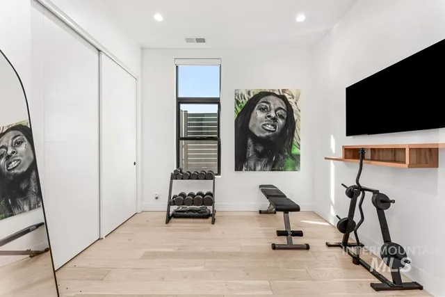 $948,000 | 2142 East Granite Cove Lane, Eagle, ID 83616