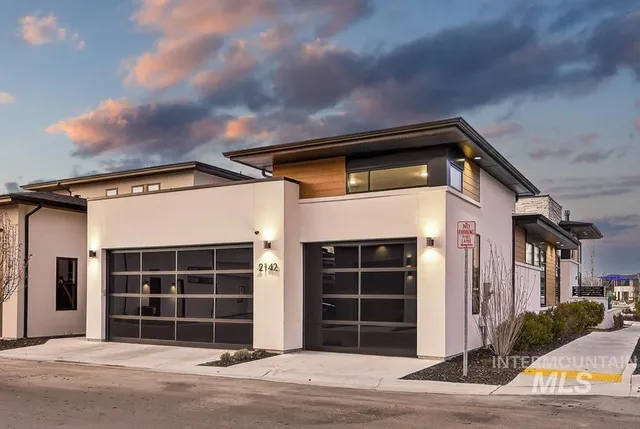 $948,000 | 2142 East Granite Cove Lane, Eagle, ID 83616