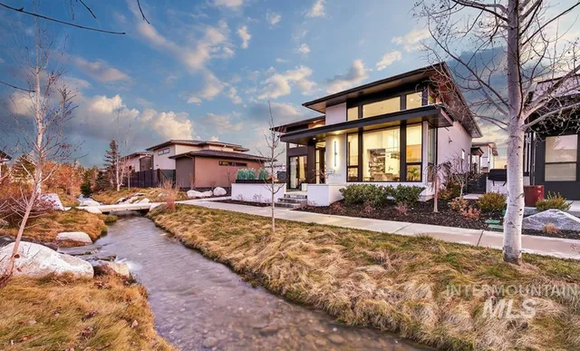 $948,000 | 2142 East Granite Cove Lane, Eagle, ID 83616