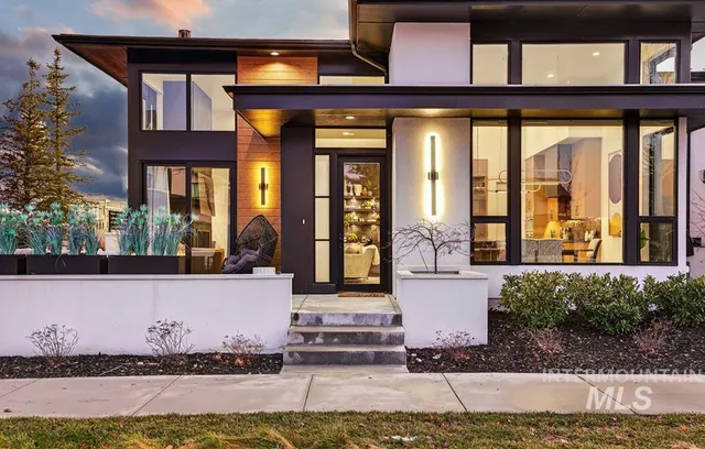 $948,000 | 2142 East Granite Cove Lane, Eagle, ID 83616