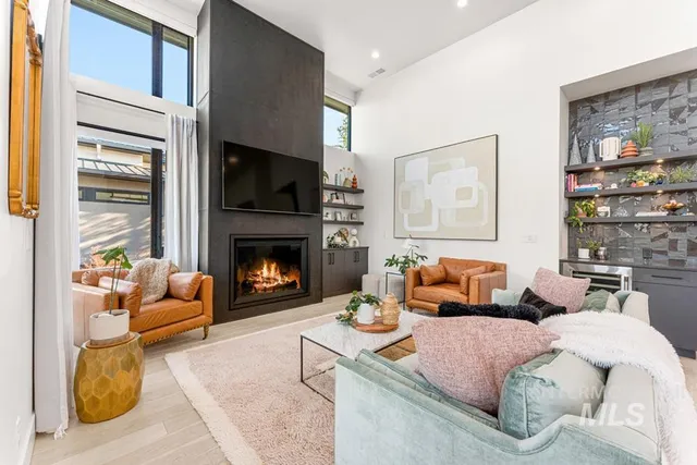 $948,000 | 2142 East Granite Cove Lane, Eagle, ID 83616