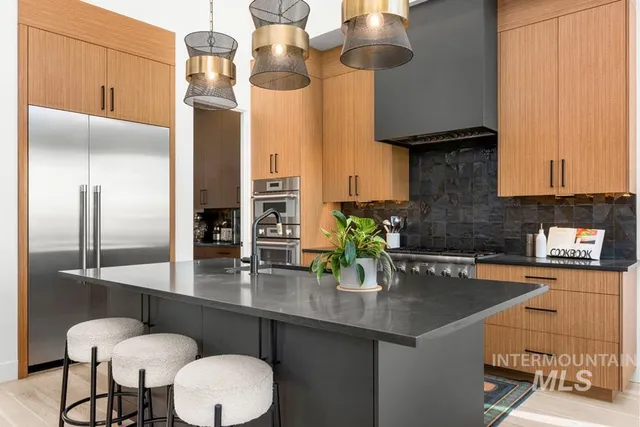 $948,000 | 2142 East Granite Cove Lane, Eagle, ID 83616