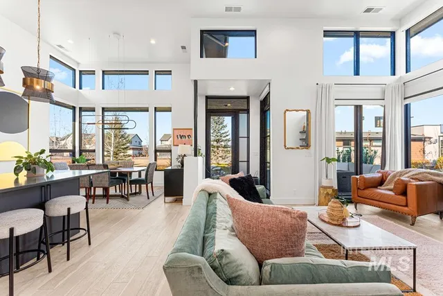 $948,000 | 2142 East Granite Cove Lane, Eagle, ID 83616