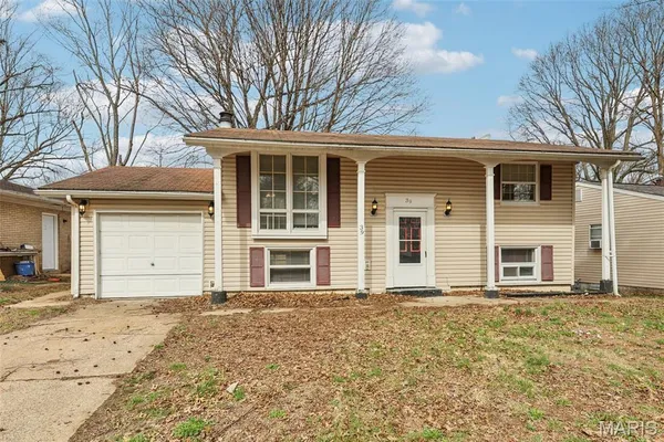 $175,000 | 39 Potomac Drive, Fairview Heights, IL 62208