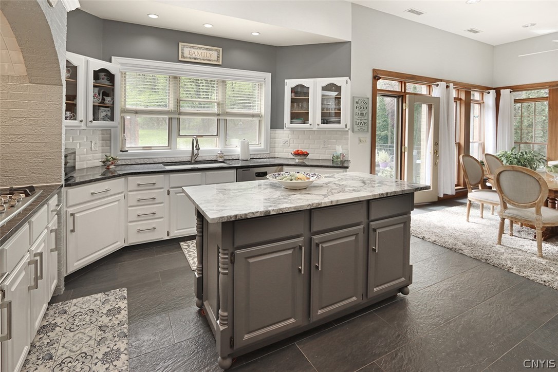 6284 Quintard Road Jamesville, NY 13078 - Photo 15 of 50