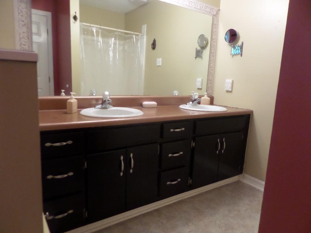 115 Tiffany Place Oak Ridge, TN 37830 - Photo 17 of 26 Master Bath 1