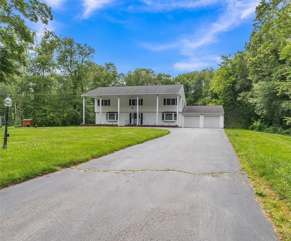 37 Colonial Way Rehoboth, MA 02769 - Photo 3 of 22 Gallery Image 3