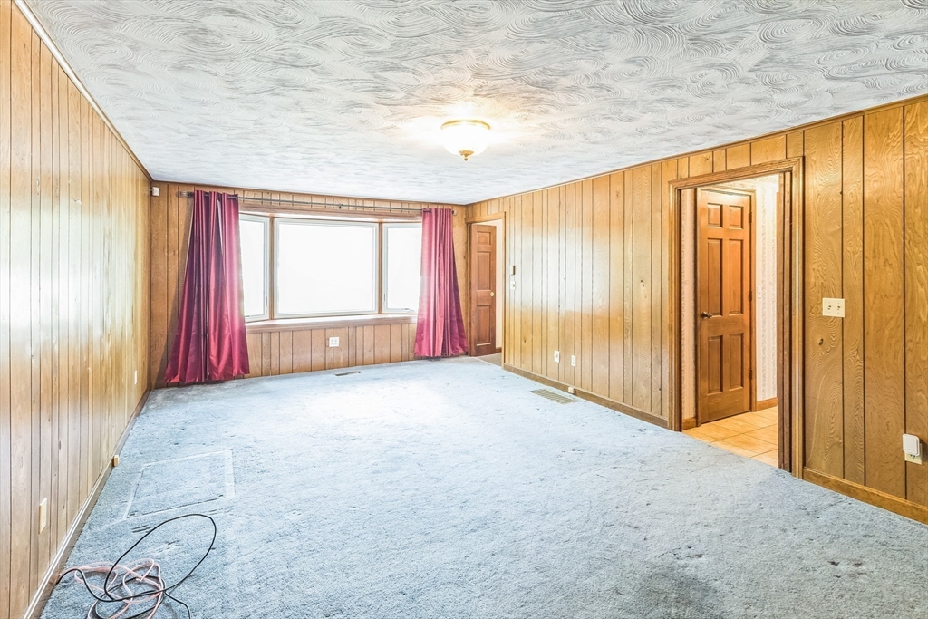 37 Colonial Way Rehoboth, MA 02769 - Photo 10 of 22 Gallery Image 10