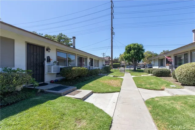 $679,000 | 14802 Newport Avenue, Unit 18C, Tustin, CA 92780