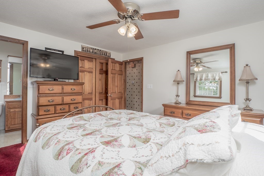 10 Plainfield Road Pepperell, MA 01463 - Photo 15 of 41