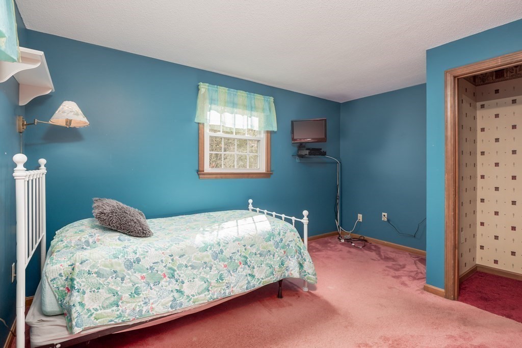 10 Plainfield Road Pepperell, MA 01463 - Photo 17 of 41