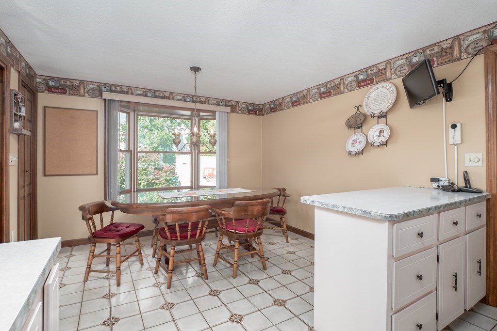 10 Plainfield Road Pepperell, MA 01463 - Photo 3 of 41