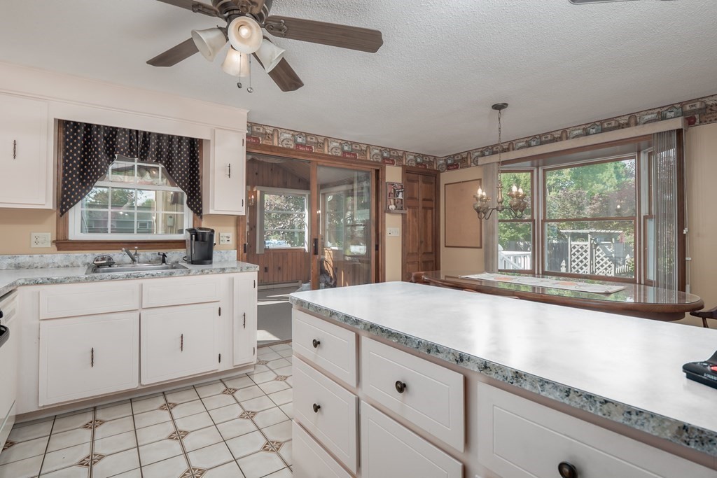 10 Plainfield Road Pepperell, MA 01463 - Photo 4 of 41
