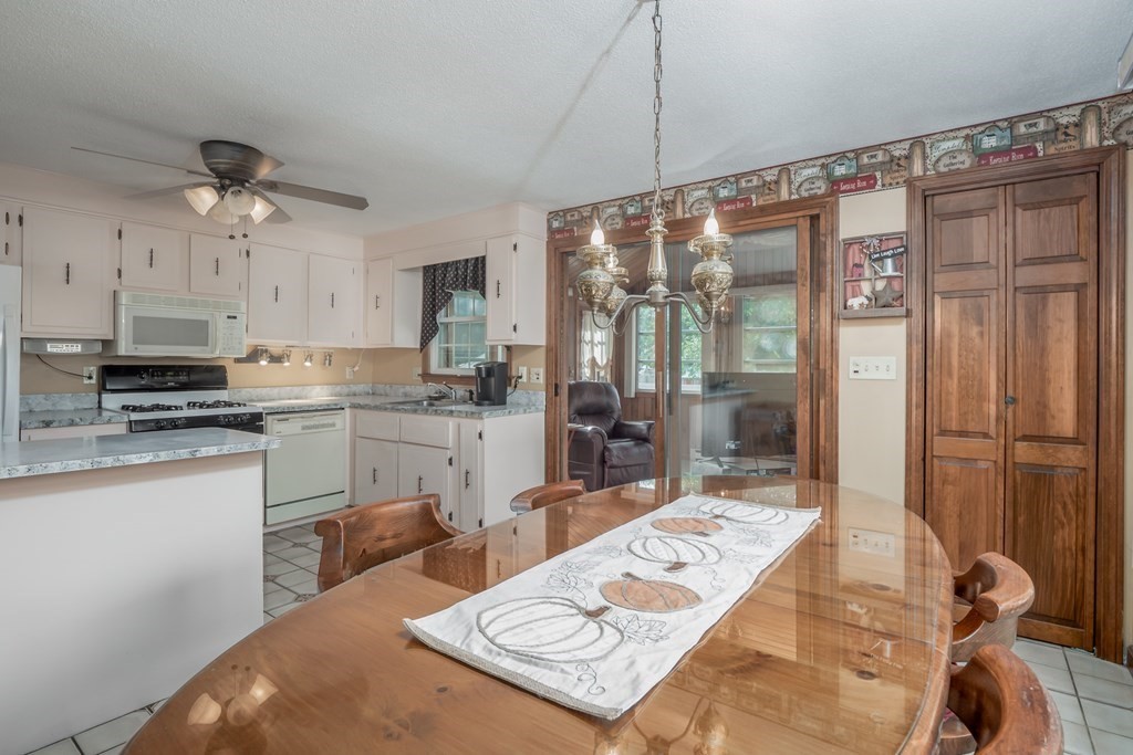 10 Plainfield Road Pepperell, MA 01463 - Photo 5 of 41