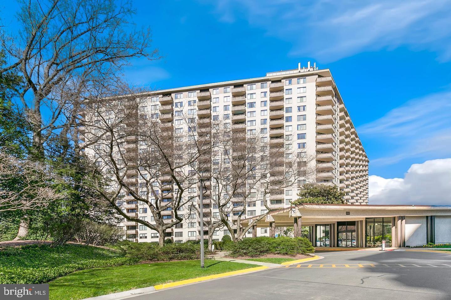 5225 Pooks Hill Road, Unit 220N Bethesda, MD 20814 - Photo 3 of 51 The Promenade