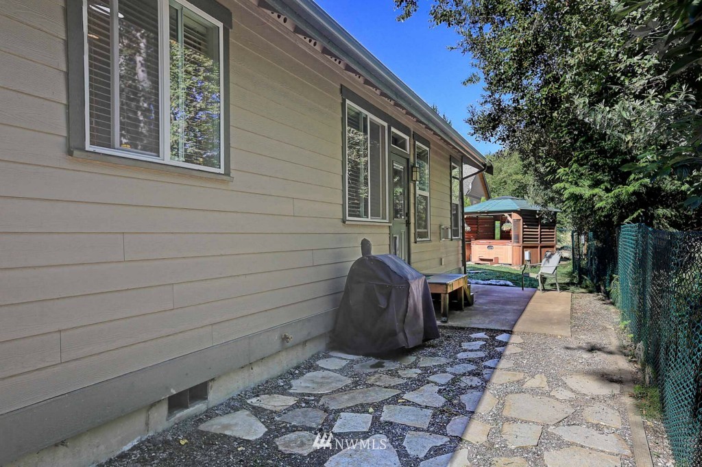 4267 Aldrich Road Bellingham, WA 98226 - Photo 3 of 22 Gallery Image 3