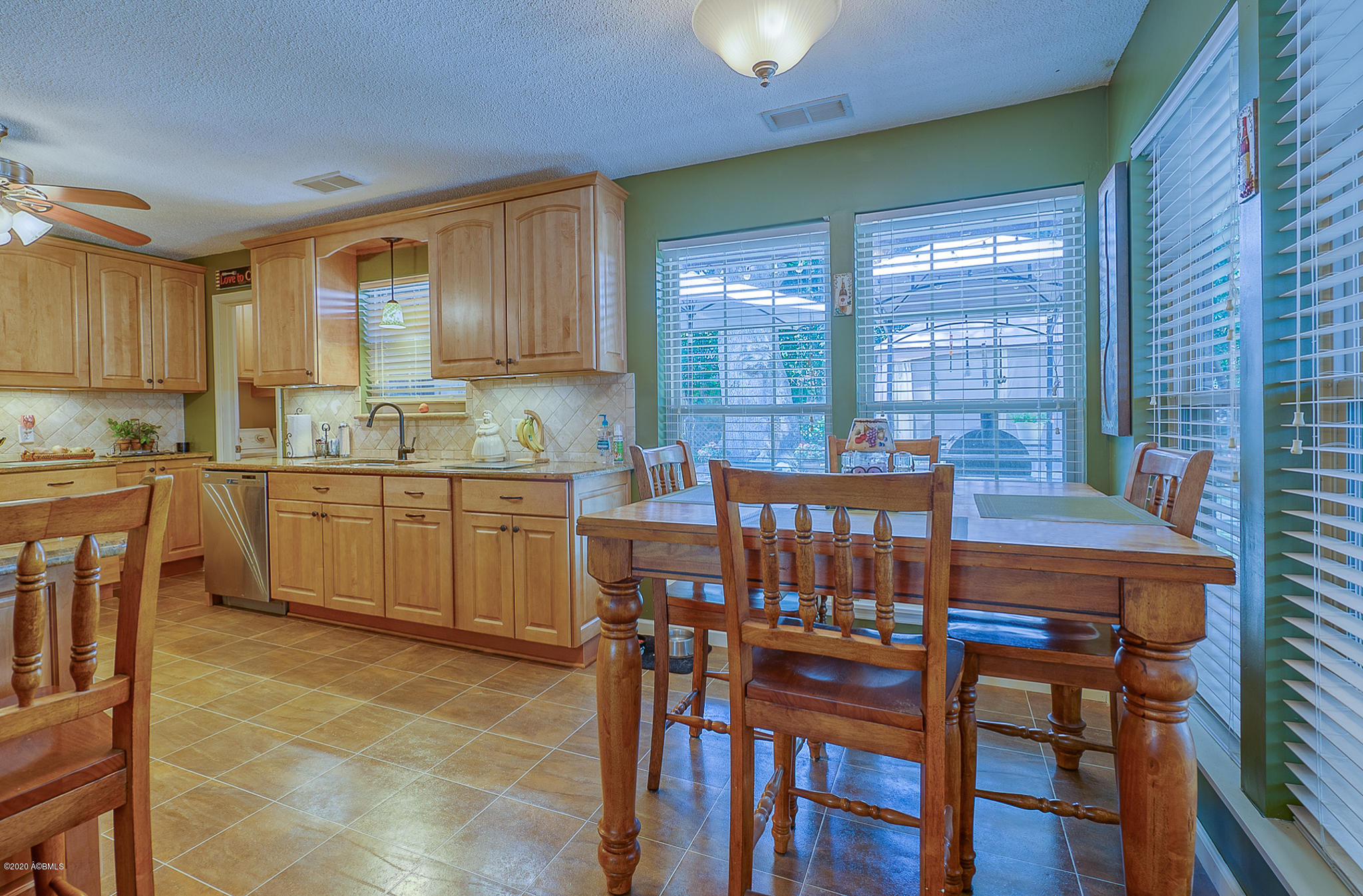 6809 State Rd S-7-719 Beaufort, SC 29906 - Photo 6 of 32 17
