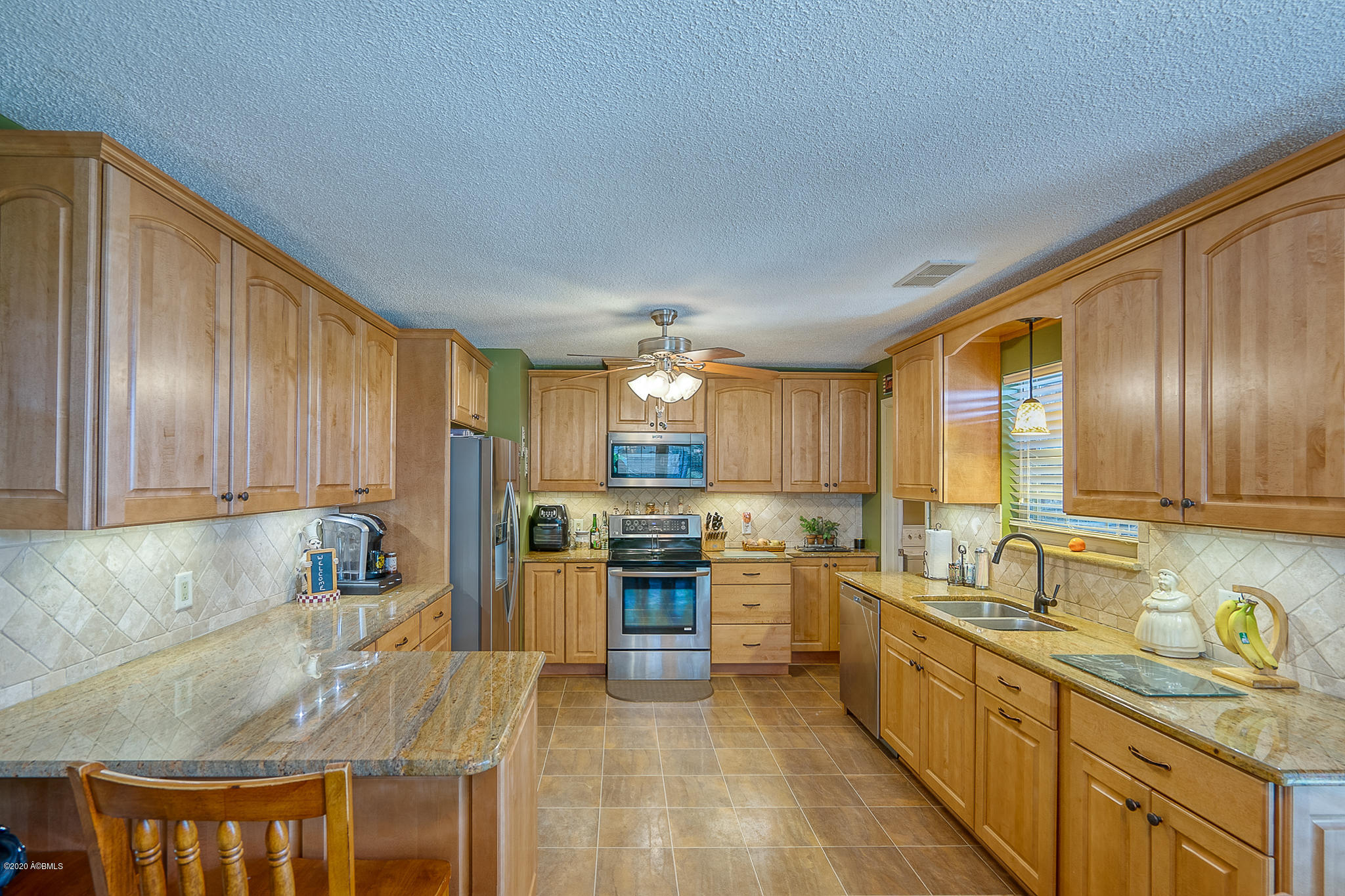 6809 State Rd S-7-719 Beaufort, SC 29906 - Photo 7 of 32 18