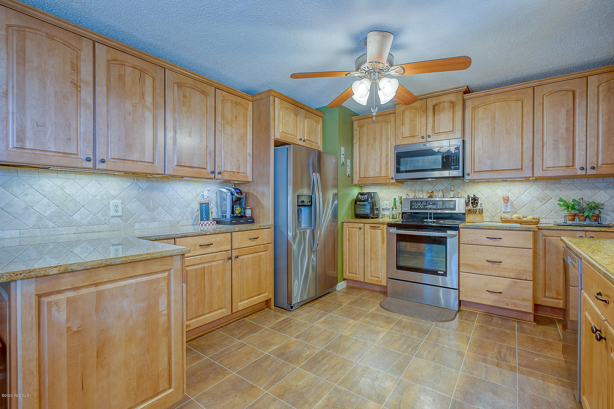 6809 State Rd S-7-719 Beaufort, SC 29906 - Photo 8 of 32 19