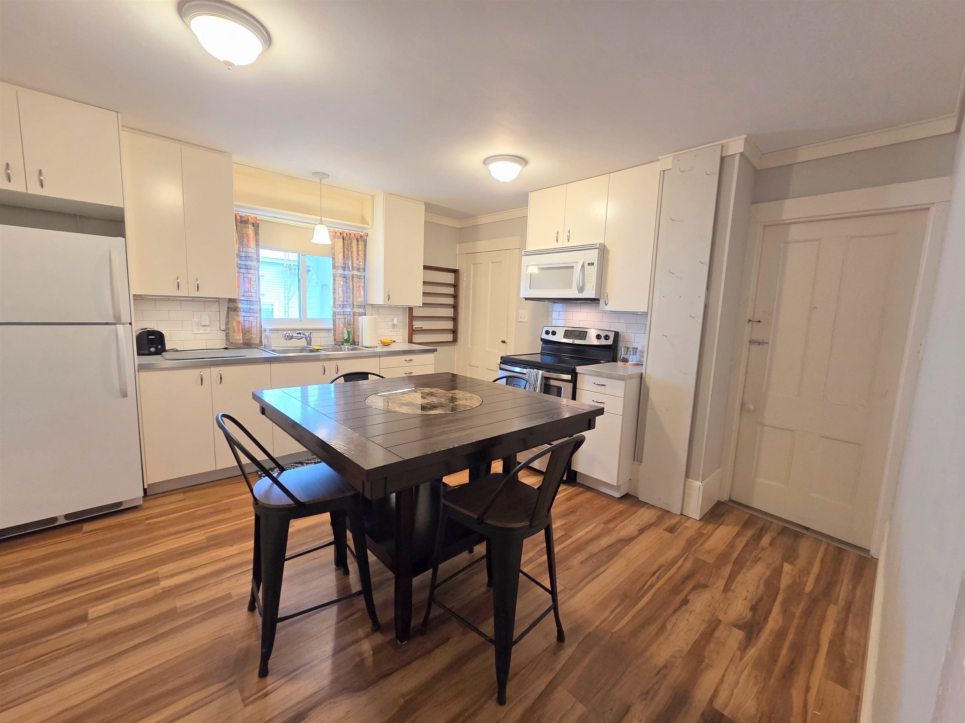 385 Spring Street St. Johnsbury, VT 05819 - Photo 3 of 20