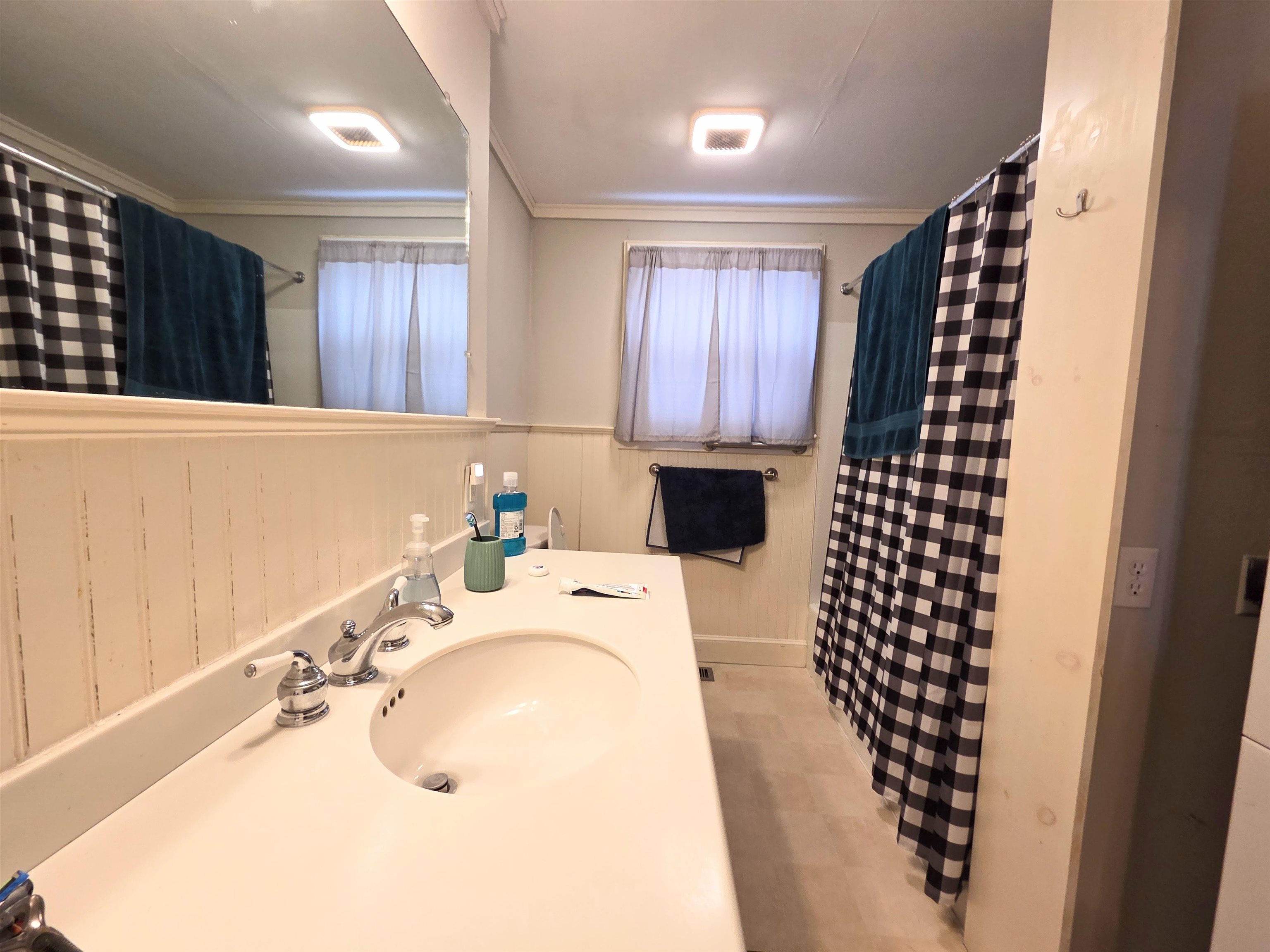 385 Spring Street St. Johnsbury, VT 05819 - Photo 9 of 20