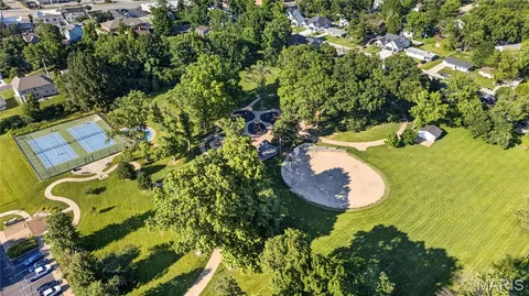 $410,000 | 11929 Paradise Lane, Des Peres, MO 63131