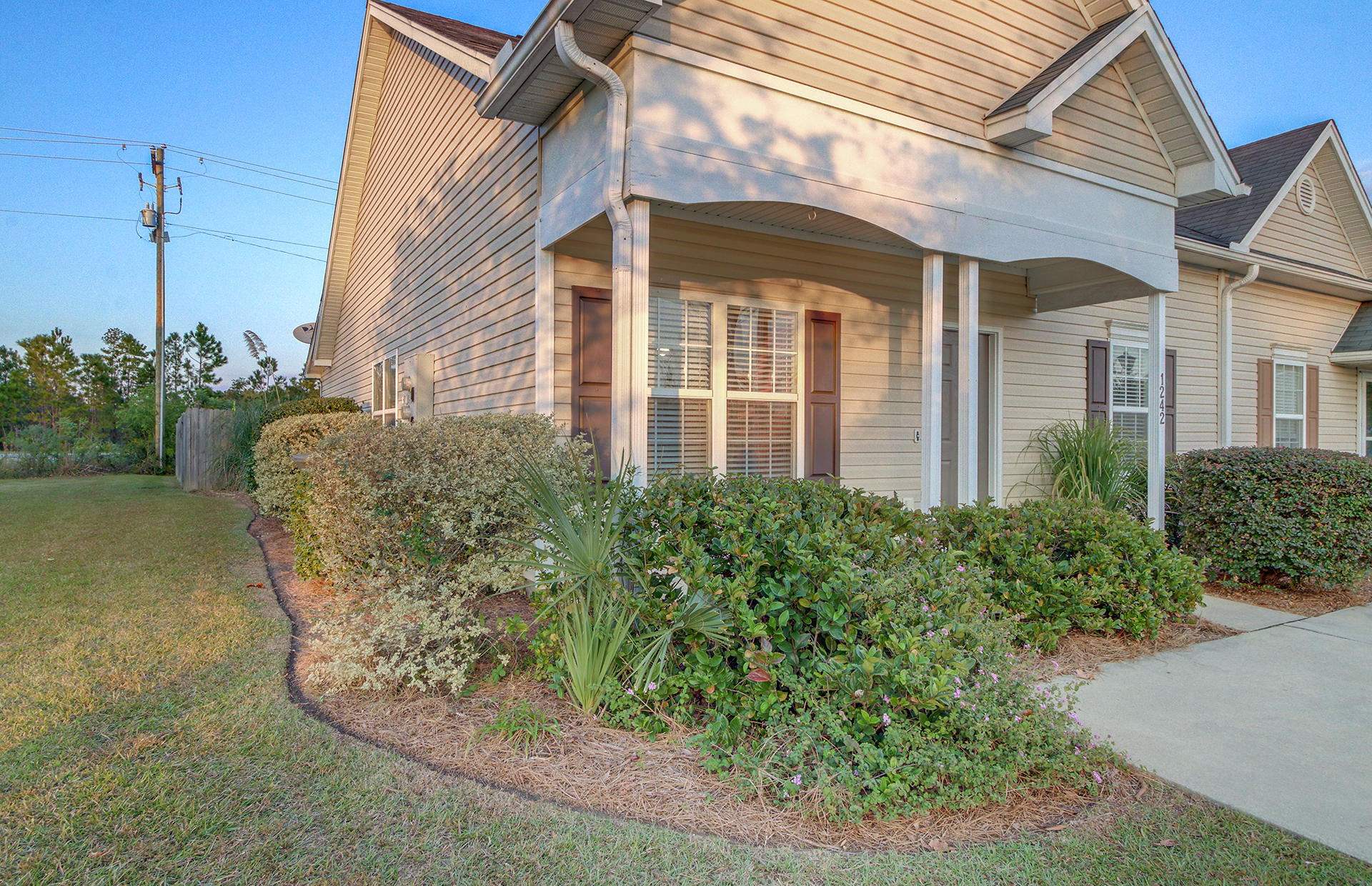 1242 River Rock Road Hanahan, SC 29410 - Photo 3 of 26 3