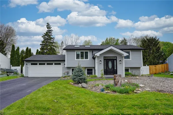 $259,900 | 19 Longhorn Drive, Henrietta, NY 14586