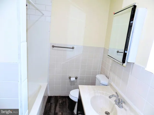 $2,100 | 804 North Front Street, Camden, NJ 08102