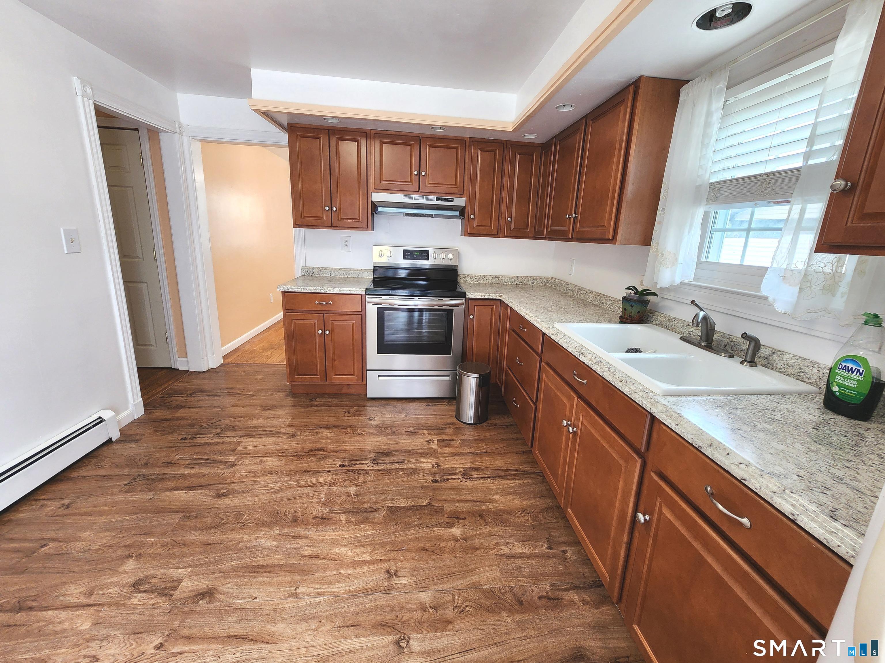 20 Victoria Road Manchester, CT 06040 - Photo 13 of 27 Gallery Image 13