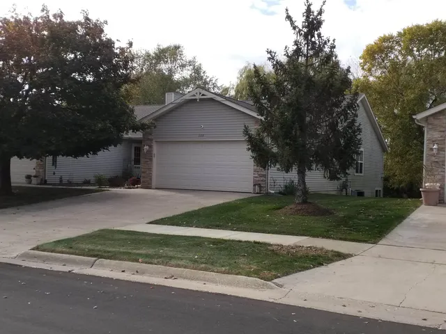 $221,000 | 1122 Trowbridge Lane, Rockford, IL 61107